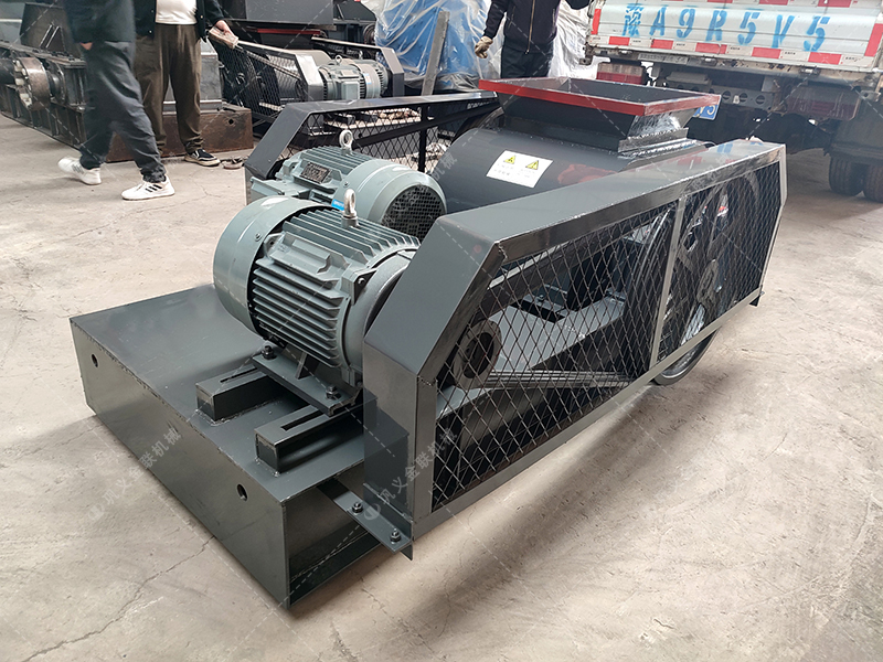雙齒輥破碎機(jī)，如何解決大塊物料破碎的困擾？